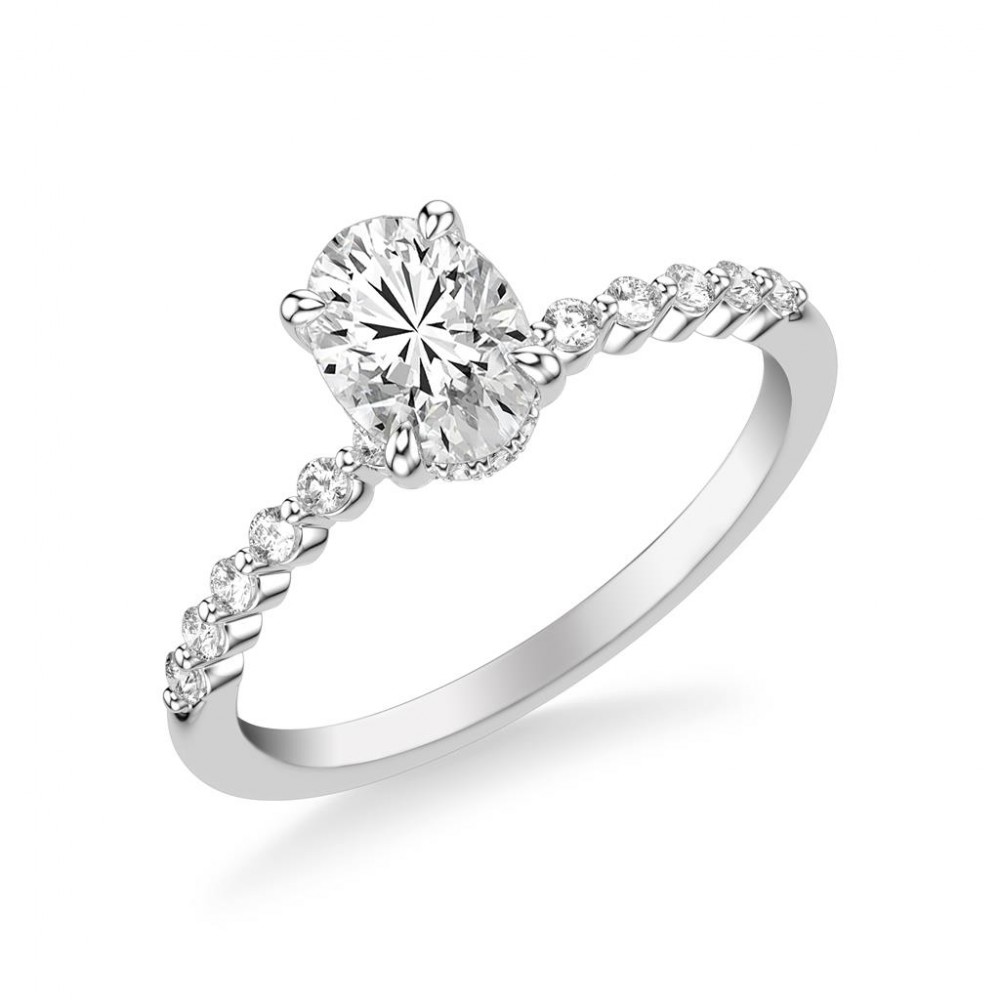 Diamond Engagement Ring with Graduated Sides