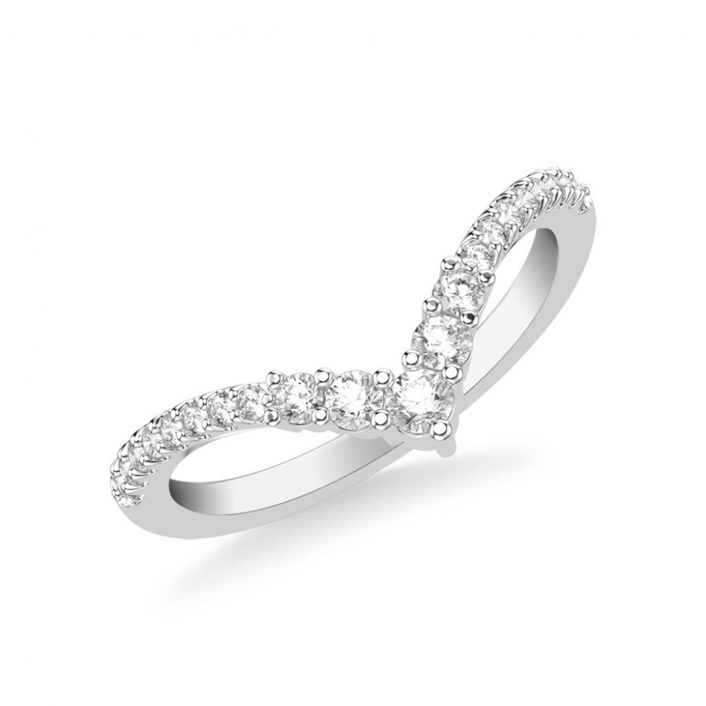 Stunning Graduated Diamond Chevron Band