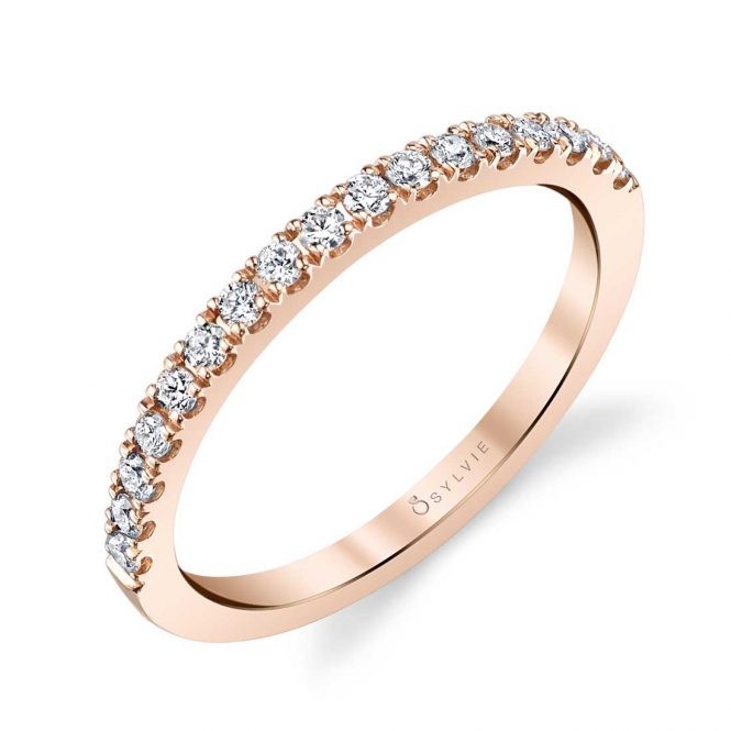 Fashionable Diamond Wedding Band
