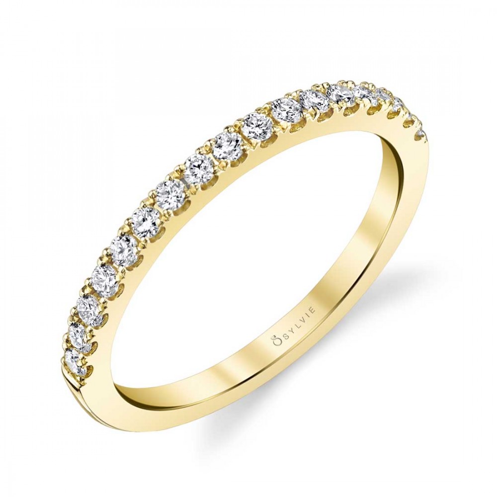 Fashionable Diamond Wedding Band
