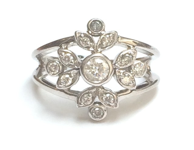 14K White Gold Diamond Fashion Ring