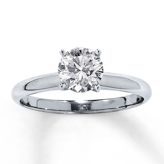 1 carat Round Diamond Solitaire Engagement Ring