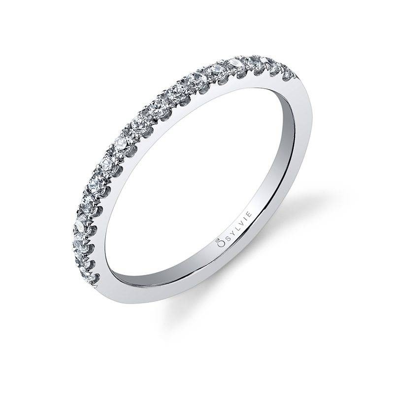 Fashionable Diamond Wedding Band