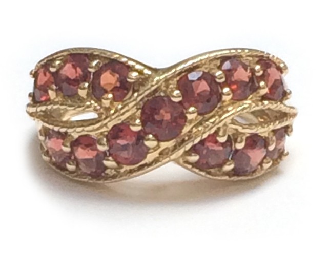 10K Yellow Gold Garnet Ring