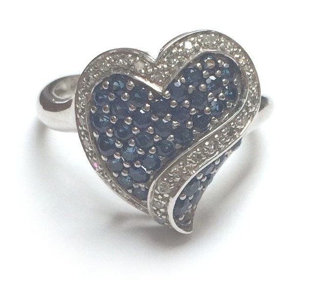 10K White Gold Sapphire Heart Ring