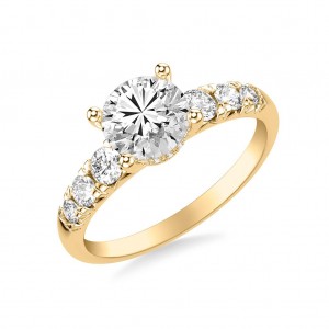 Diamond Engagement Ring with Graduated Side Diamonds