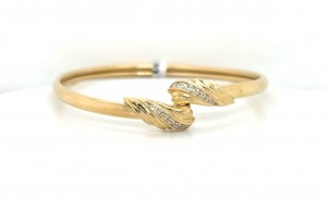 Estate 14kyg Diamond Bangle