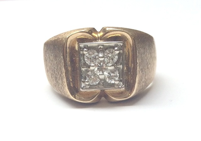 10K Yellow Gold Gents Diamond Ring