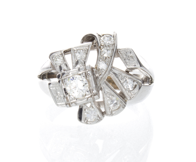 Stunning 14K White Gold Diamond Fashion Ring